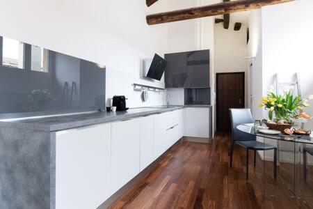 Charme Appartamento Immerso Tra Le Mura Bolognesi Exteriér fotografie
